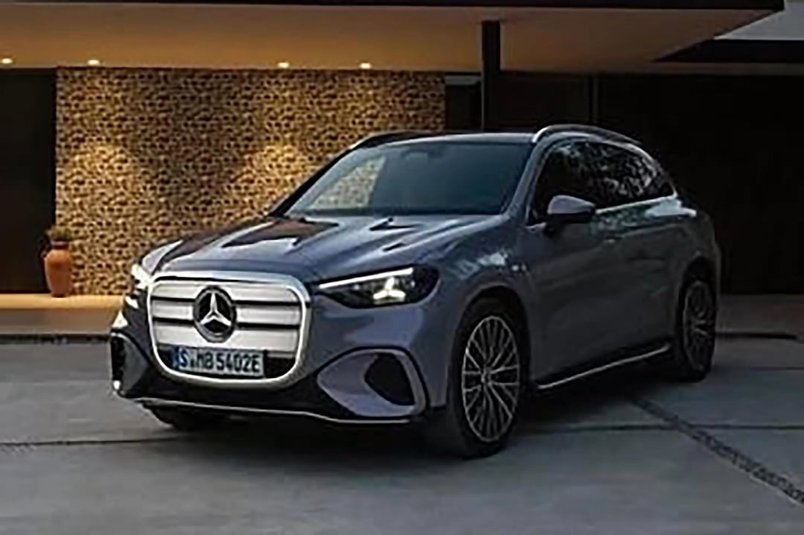  The new electric 2025/2026 Mercedes-Benz GLC has been leaked.  Would you take this over BMW's iX3? 